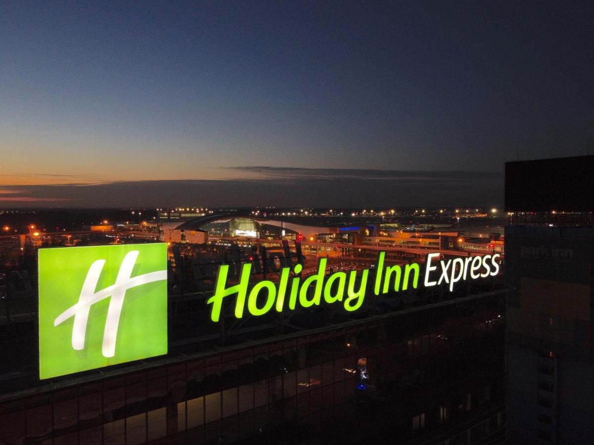Holiday Inn Express Moscow - Sheremetyevo Airport, An Ihg Hotel Zewnętrze zdjęcie
